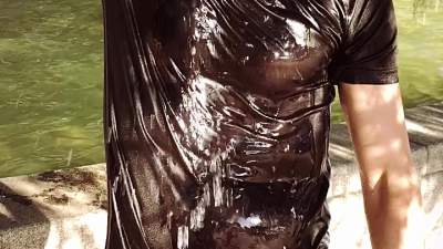 wet-at-the-fountain_16.jpg
