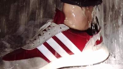 wet-at-the-fountain_4.jpg