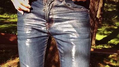 wet-at-the-fountain_7.jpg