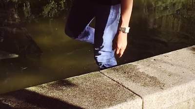 wet-at-the-fountain_9.jpg
